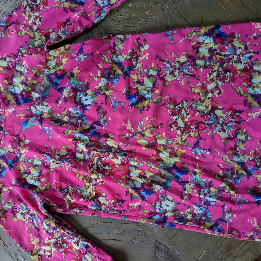 Floral print dress.